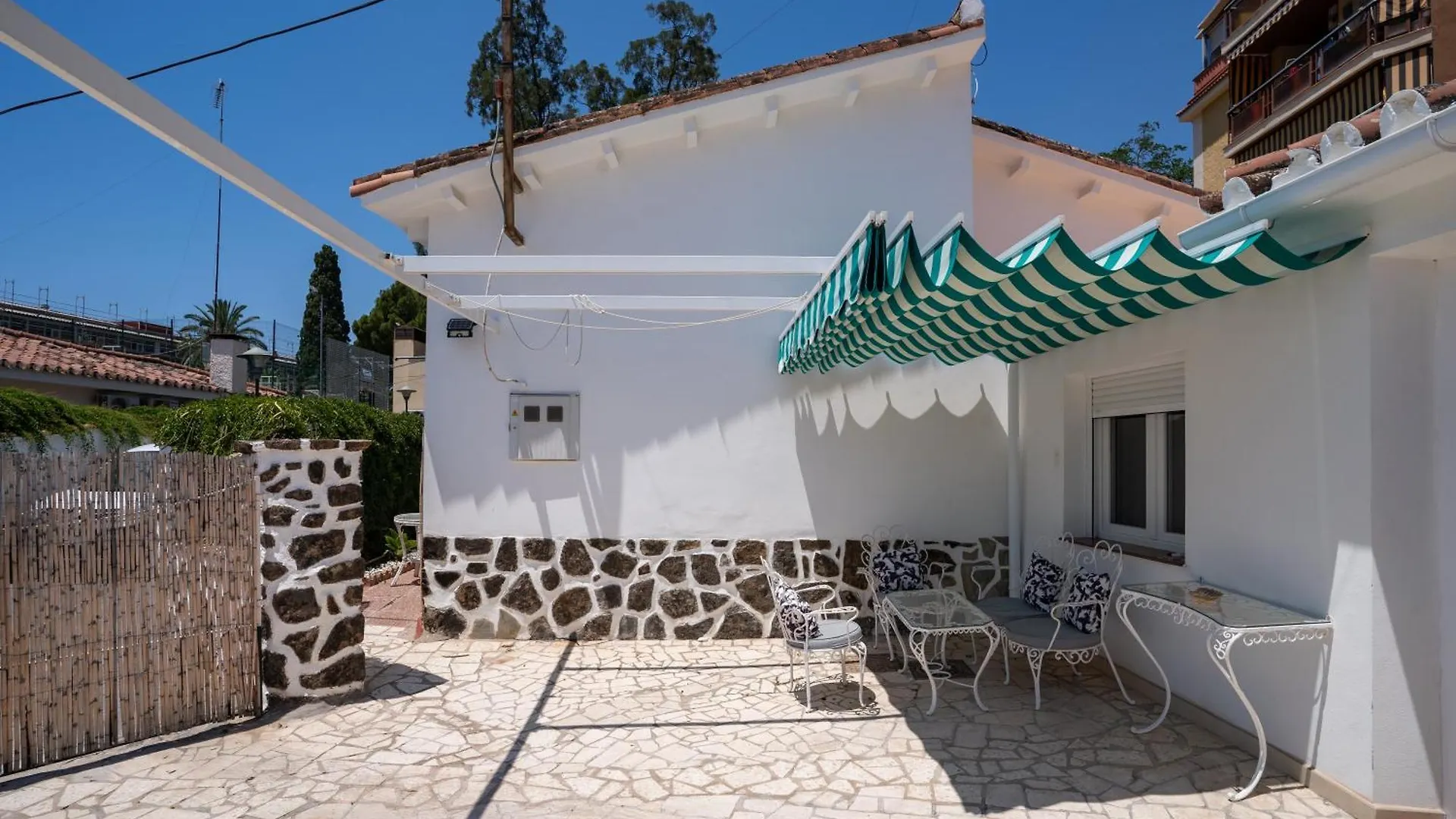 Dom wakacyjny Pedregalejo Casita - Walkable To Beach Malaga Hiszpania